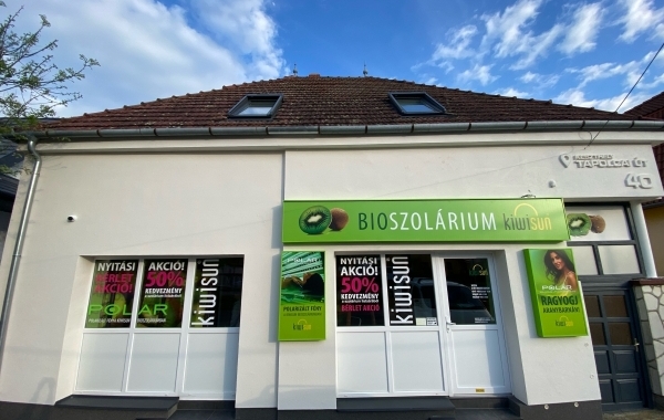 NEMRÉG NYÍLT SZALONOK